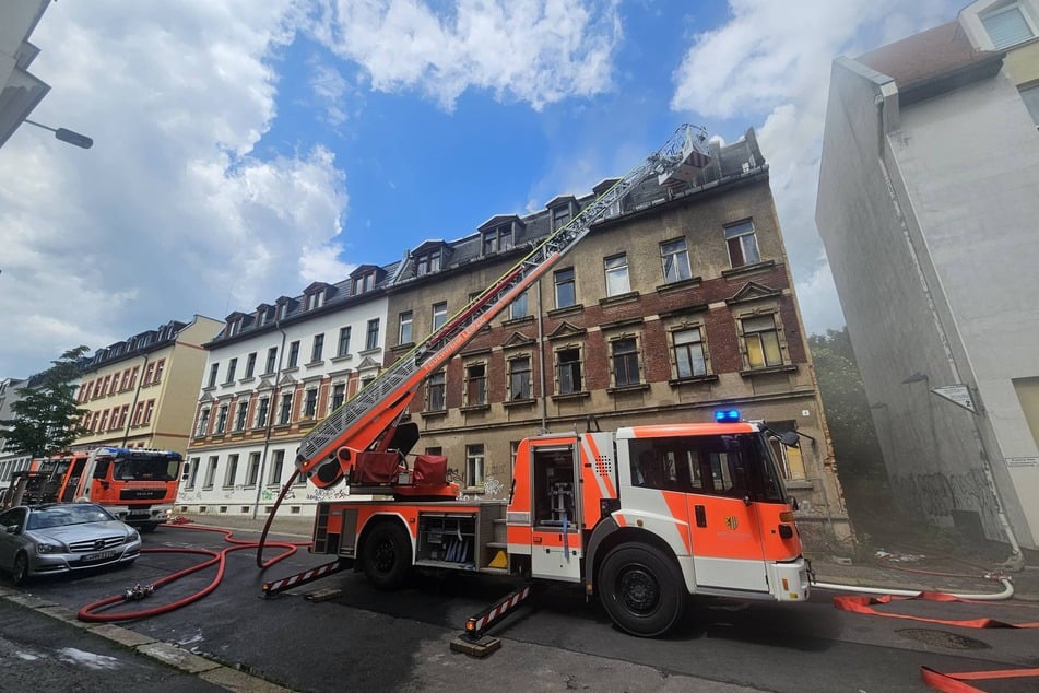 In der Spittastraße in Altlindenau brannte ein leer stehendes Gebäude.