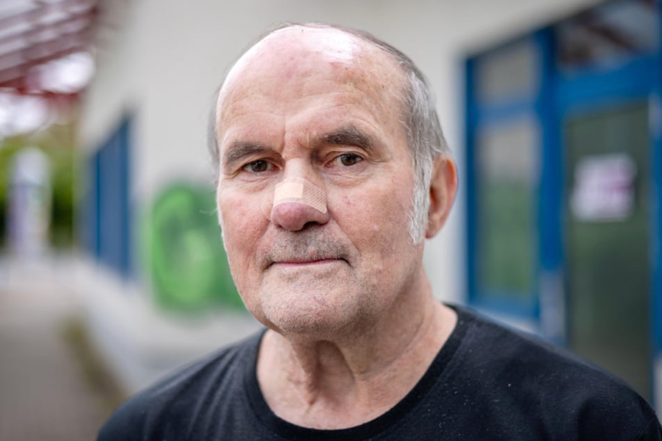 Hutholz-Anwohner Ulrich Hildebrandt (72) erhält seine Post nur noch sporadisch.