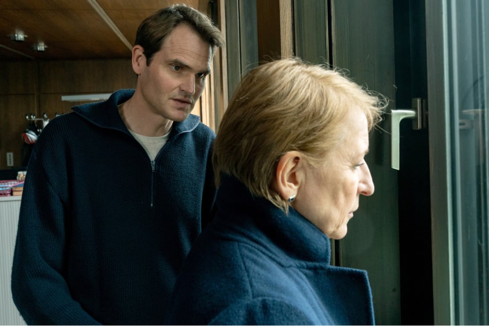 Felix Voss (Fabian Hinrichs, 47) und Paula Ringelhahn (Dagmar Manzel, 62) in einer Szene aus "Tatort: Wo ist Mike?" (undatierte Filmszene).