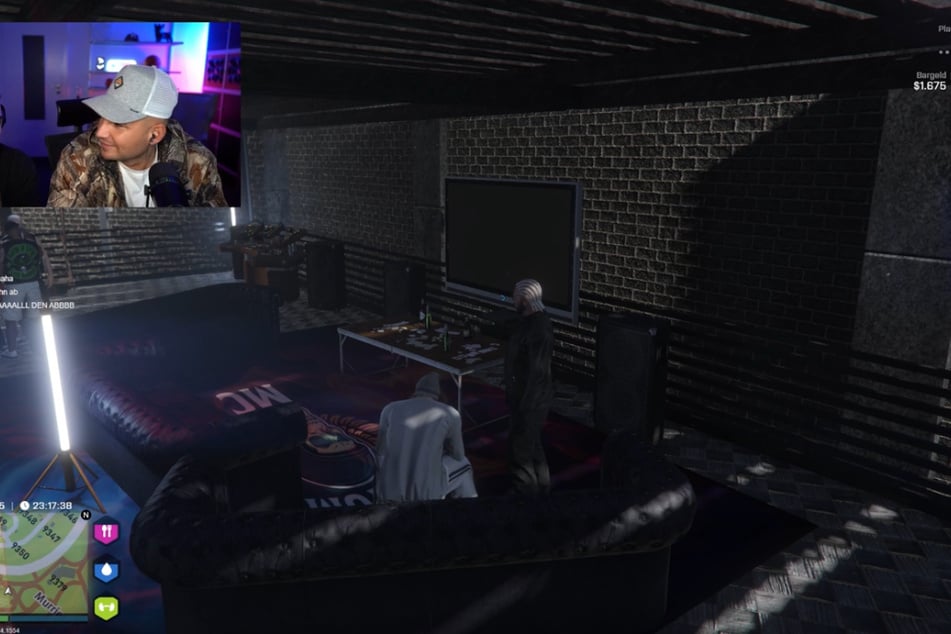 Seit geraumer Zeit ist der Sänger als Streamer bei Twitch aktiv.