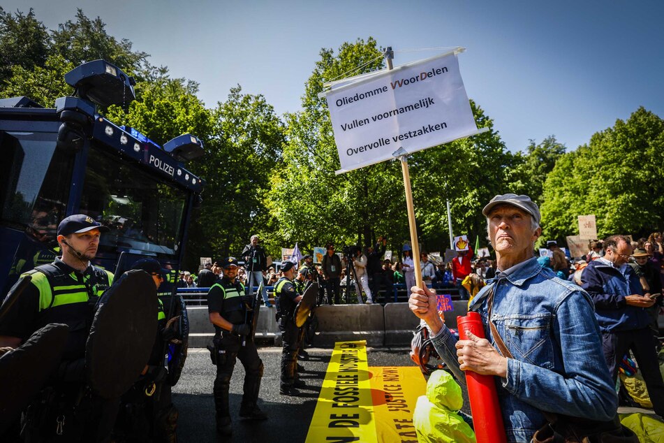 Mehr als 3000 Menschen nahmen an den Protesten in Den Haag teil.