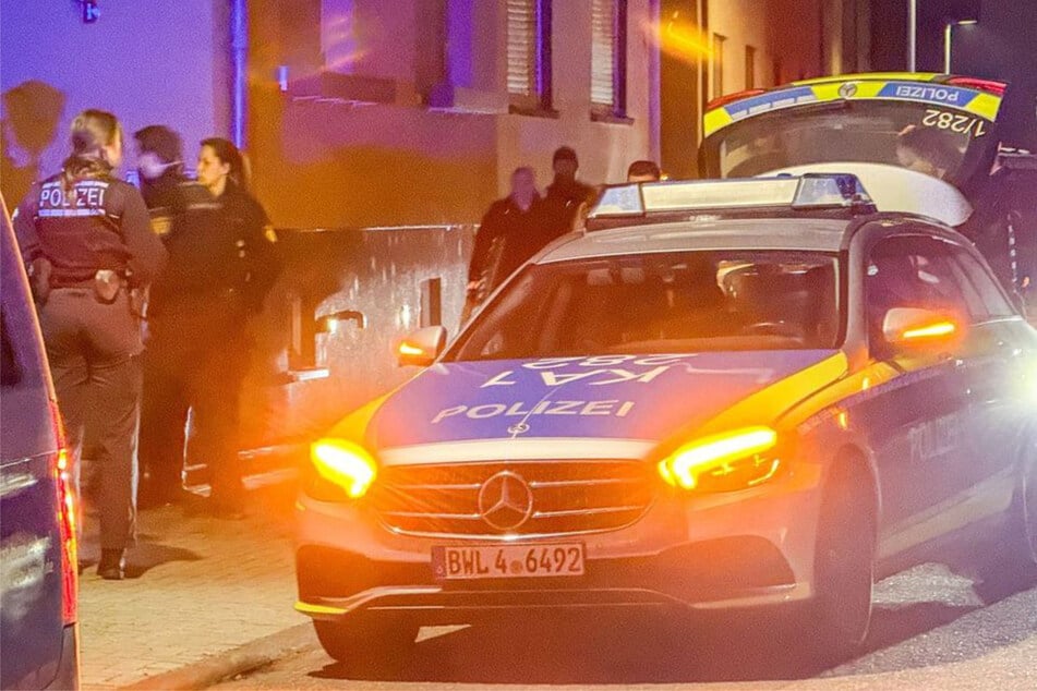 Die Polizei rückte am Donnerstagabend mit zahlreichen Streifen an.