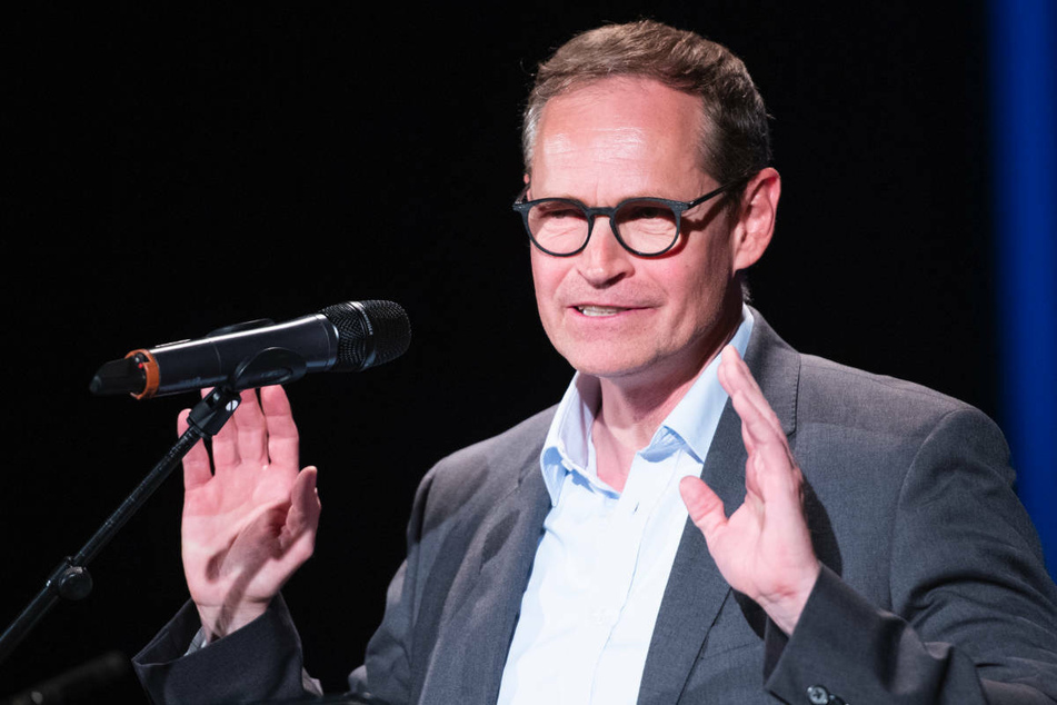 Der Vorsitzende der Ministerpräsidentenkonferenz (MPK) und Regierende Bürgermeister von Berlin, Michael Müller (56, SPD) teilte am Dienstag mit, dass die Ministerpräsidenten der Länder sich am 10. August zum weiteren Vorgehen in der Corona-Pandemie abstimmen wollen.