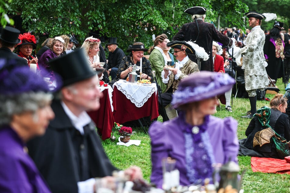 In der Szene wird das Picknick auch liebevoll Familientreffen genannt, weil hier viele Anhänger zusammenkommen.