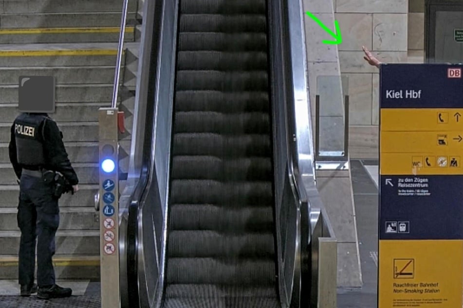 Ein Mann zeigte am Hauptbahnhof Kiel den Hitlergruß.