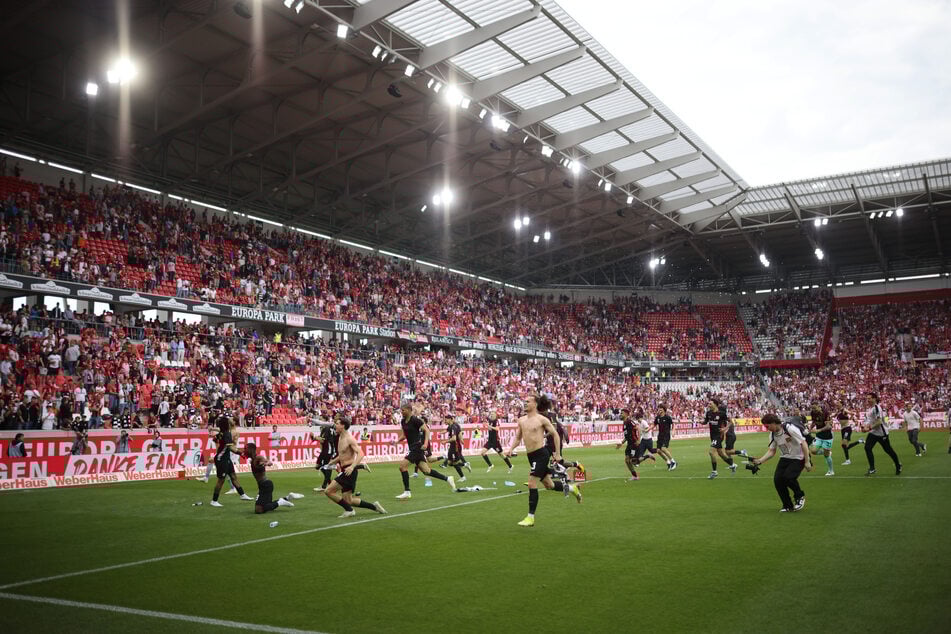 Der Jubel der Frankfurter Kicker war nach dem Erreichen der Champions League groß. Schon bald sollen derartige Ergebnisse zum Standard werden.