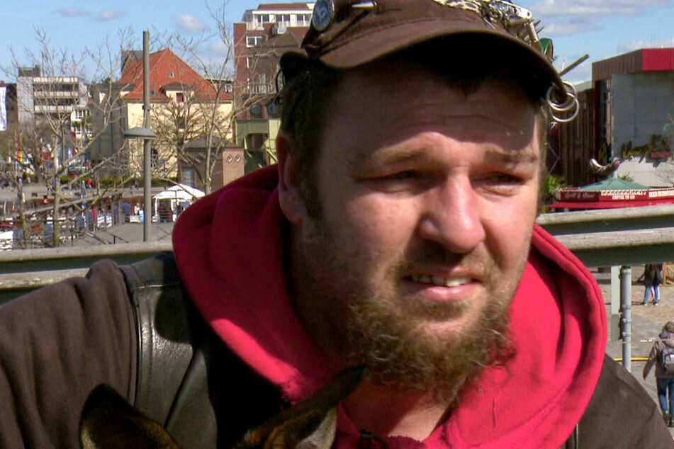 Punker Paddy bekommt 4500 Euro beim Betteln: "Drei Wochen haben wir gut gelebt davon"