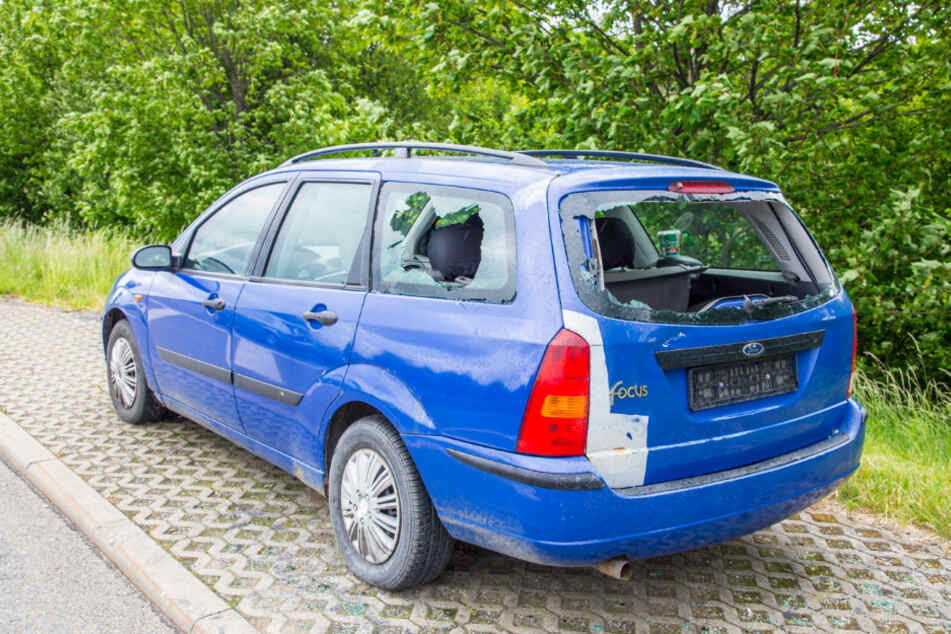 Vandalen vergriffen sich seit Ende Februar mehrfach an dem Wagen.