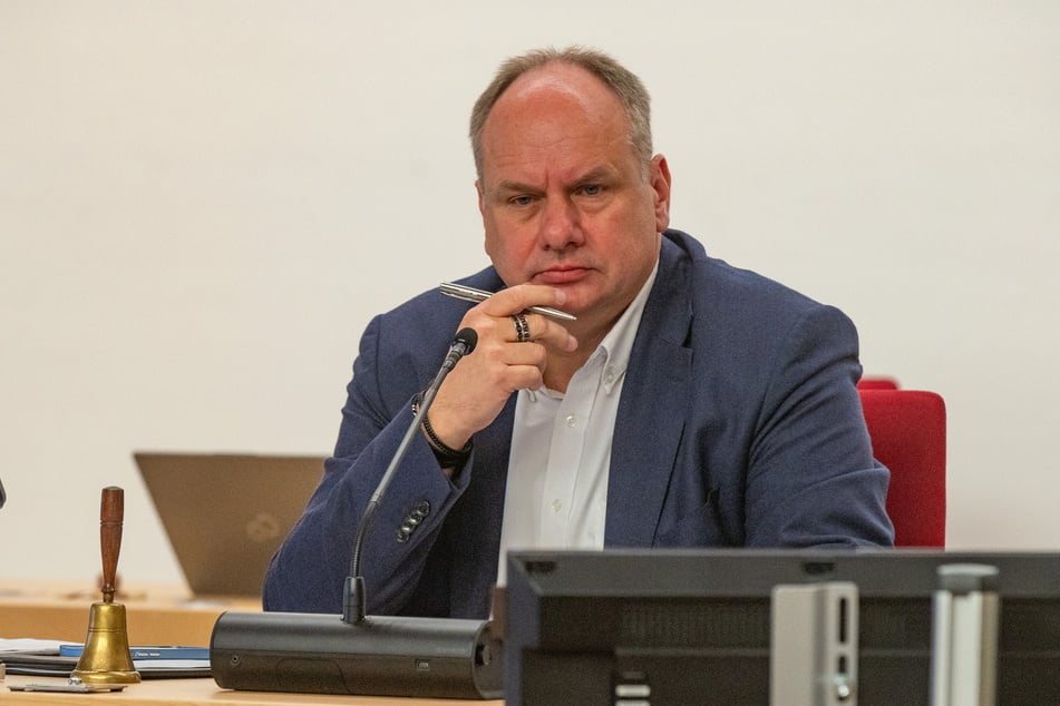 Soll eigentlich Stellen einsparen: OB Dirk Hilbert (53, FDP).