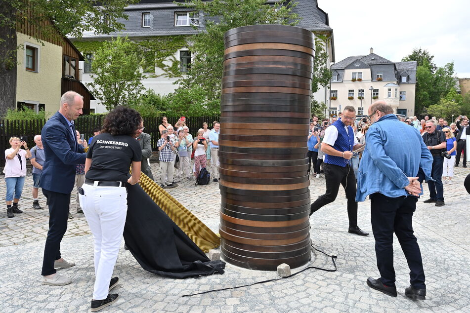 Auch die Schneeberger Skulptur "Coin Stack 2" kaufte die Chemnitz2025 gGmbH.