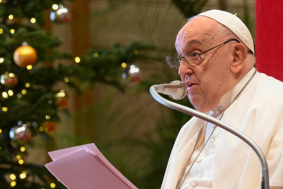 Pope Francis condemns "cruelty" of Israeli strike killing Gaza children: "This is not war"