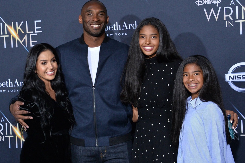 Late NBA legend Kobe Bryant, his wife Vanessa (l.), and their daughters Natalia and Gianna (r.) at a Hollywood premiere in 2018.