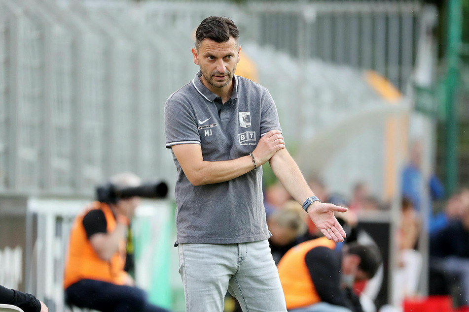 Chemie Leipzigs Trainer Miroslav Jagatic sah zum Auftakt in die neue Saison in der Regionalliga Nordost eine schwache erste Halbzeit. (Archivbild)