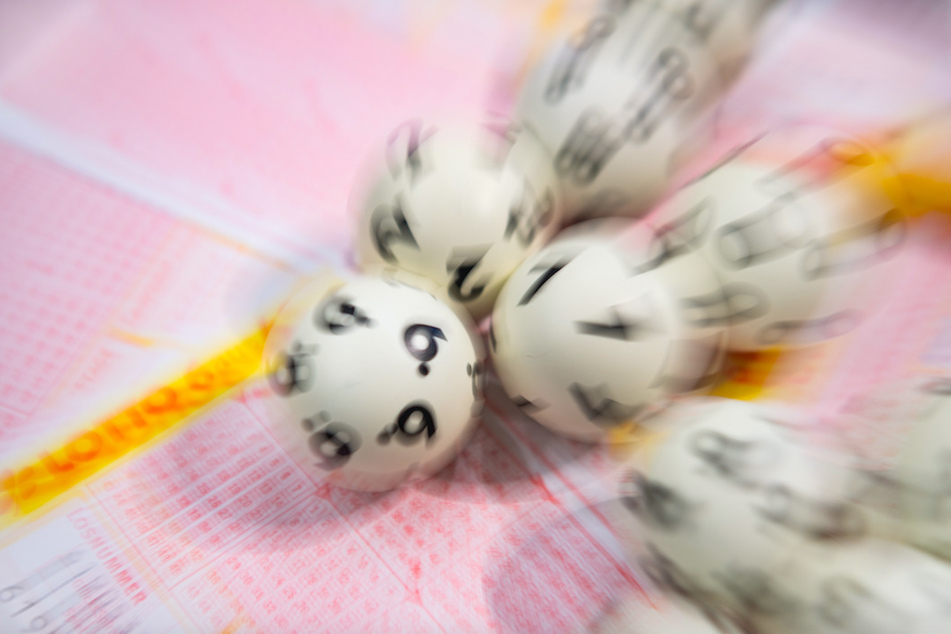 Ein Ehepaar aus Schwaben hat bereits vor drei Wochen beim Lotto richtig getippt. (Symbolbild)