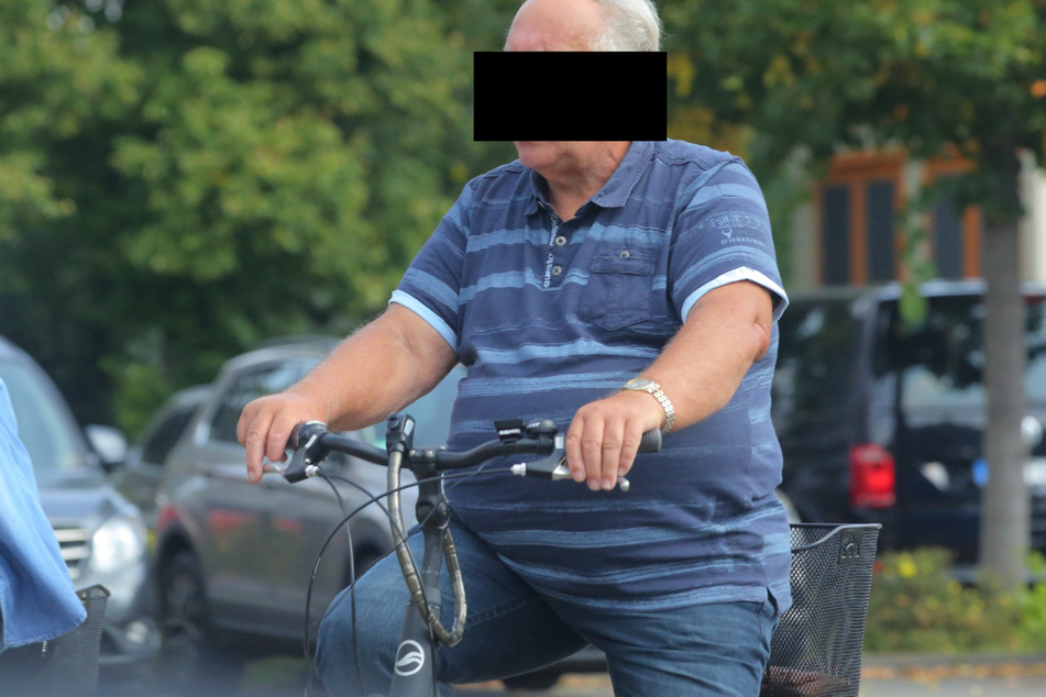 Seit dem Vorfall im Mai ist Horst Arndt S. (73) nur noch mit dem Rad unterwegs. So kam er auch ins Amtsgericht Riesa.
