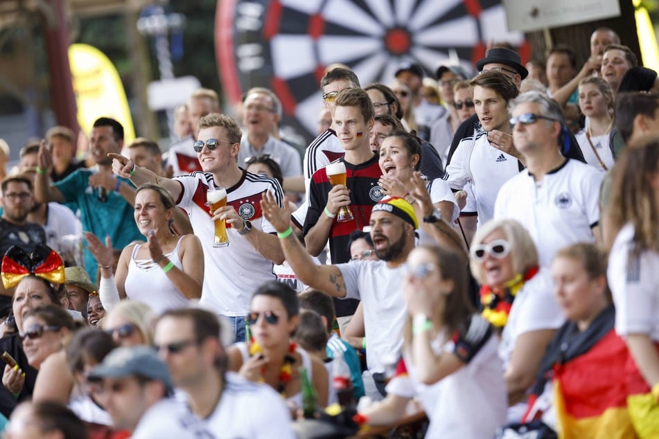 Eine WM ohne Public Viewing? Bei diesen Temperaturen undenkbar.