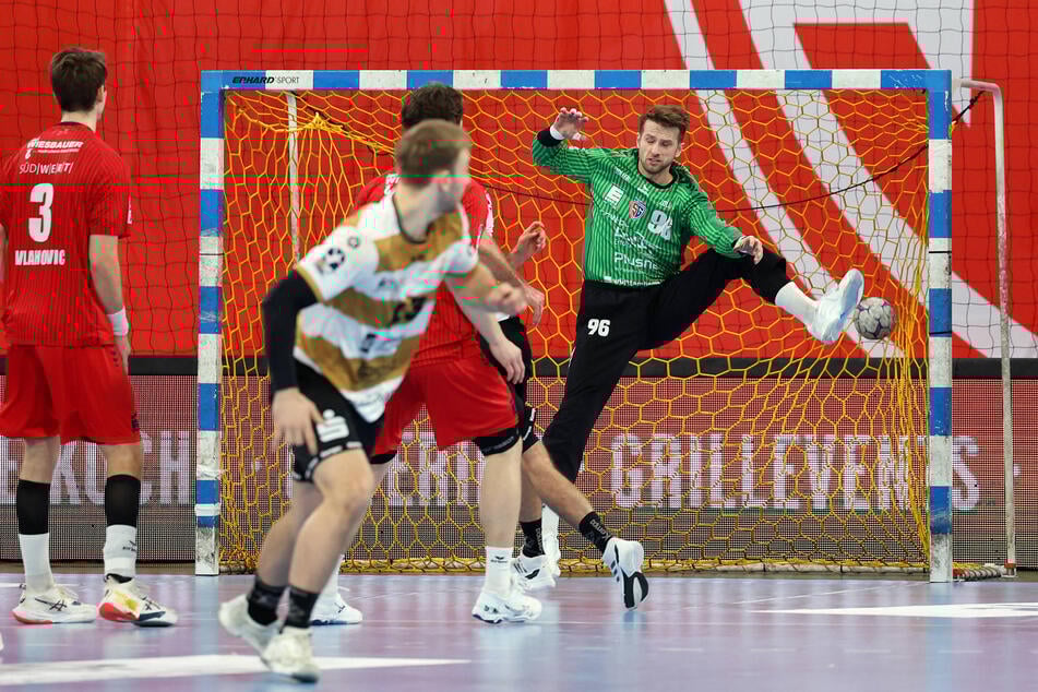 Bietigheims Torwart Jan Hrdlicka (30) musste gegen den HCE nicht oft genug hinter sich greifen.