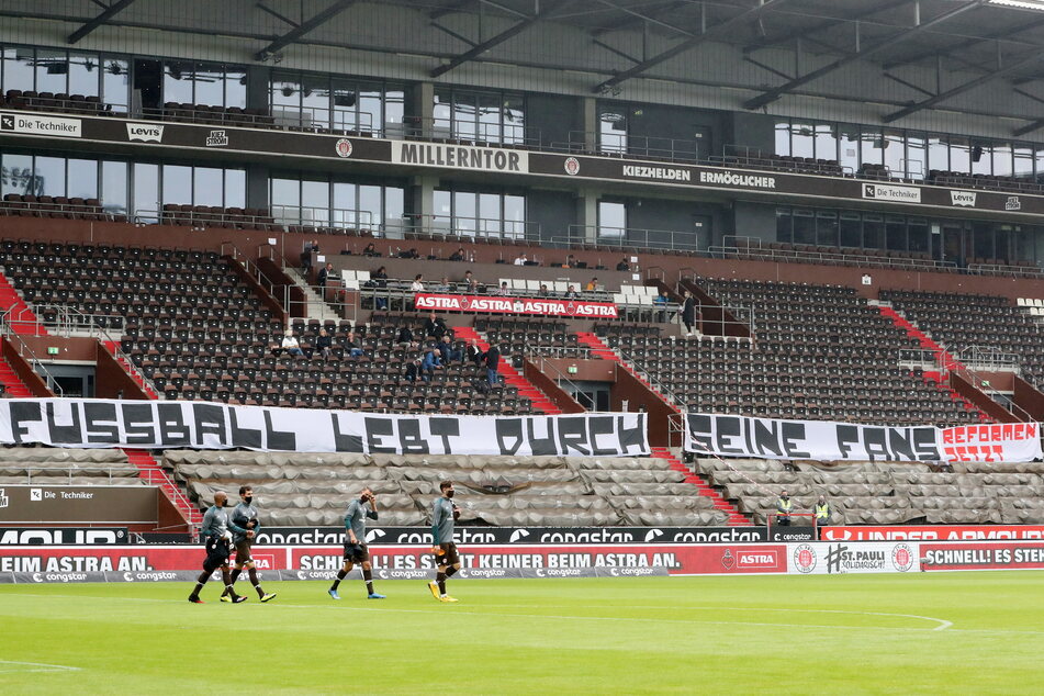 Darf Aue am Samstag zum (vorerst) letzten Mal ans Millerntor? St. Pauli ist Erster, der FCE Vorletzter. Die Wege könnten sich nach der Saison trennen.