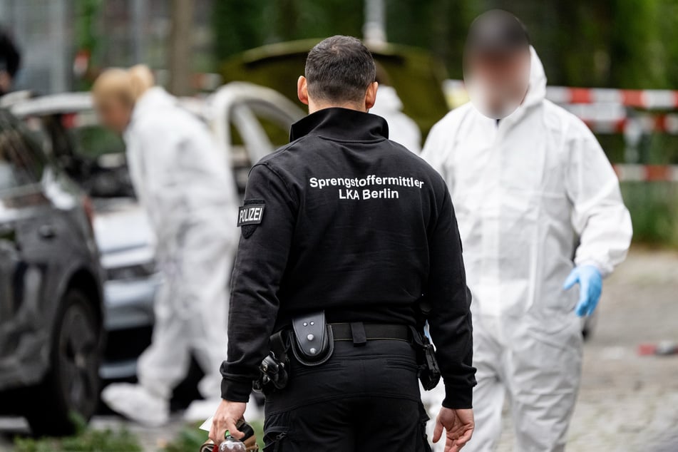 Sprengstoffermittler wurden zum Tatort alarmiert.