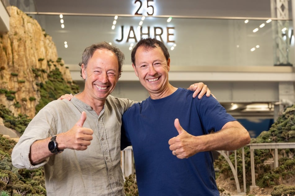 Gerrit (l.) und Frederik Braun (beide 58) feiern mit ihrem "Miniatur Wunderland" dieses Jahr 25-jähriges Jubiläum.