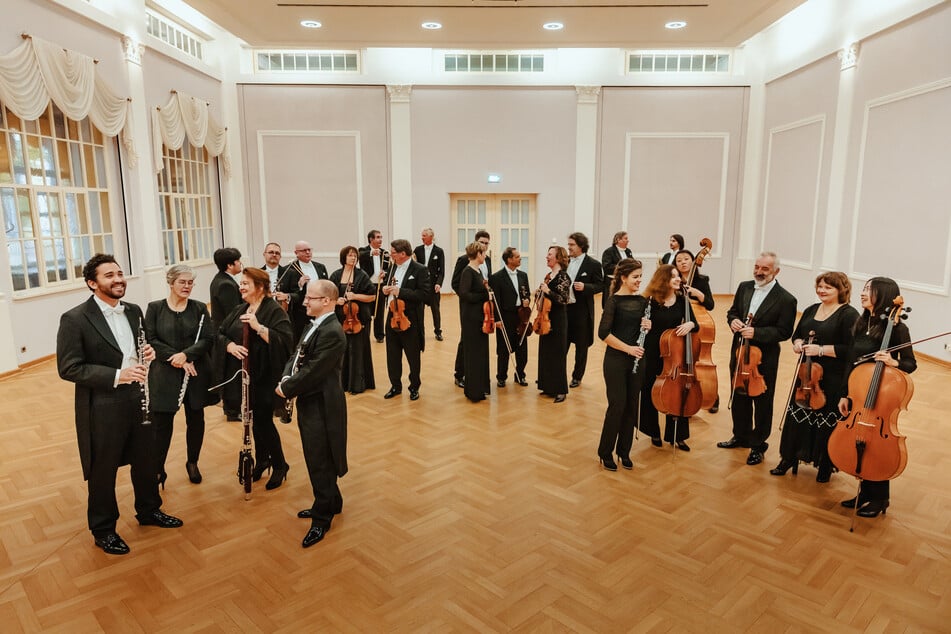 Im Gesellschaftshaus verzaubert Euch die Mitteldeutsche Kammerphilharmonie.