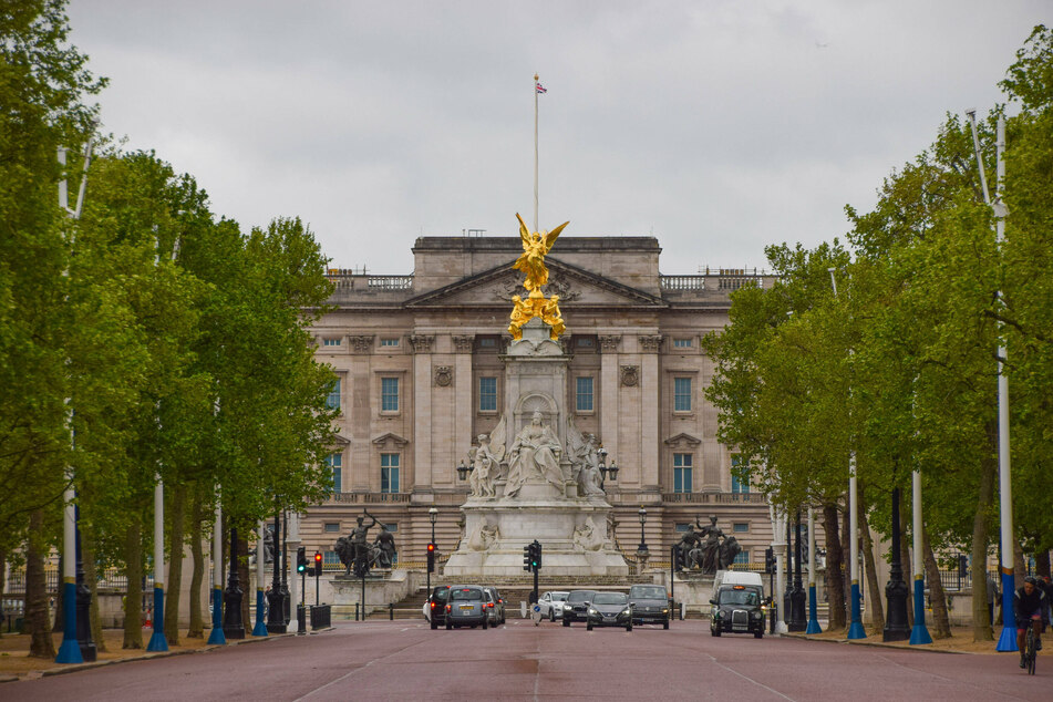 Victoria Memorial and Buckingham Palace in London will serve as the backdrop for the Queen's Platinum Jubilee events.