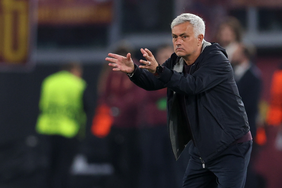 Trainerfuchs José Mourinho (60) will seine AS Rom nach dem Conference-League-Sieg im vergangenen Jahr zum nächsten internationalen Titel führen.