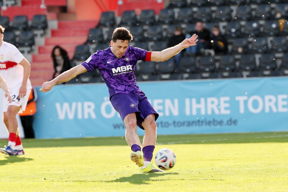 Marcel Bär traf zwei Minuten vor Schluss vom Elfmeterpunkt zum 2:2. Zum Sieg reichte es aber nicht mehr.