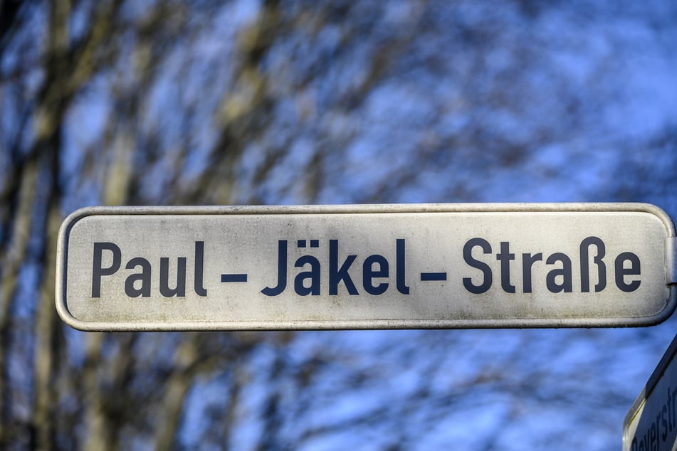 So ist es richtig: "Paul-Jäkel-Straße" wird ohne "c" geschrieben.