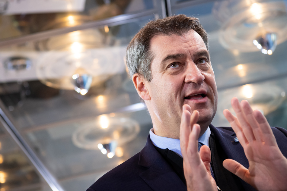 Markus Söder (CSU), Ministerpräsident von Bayern, nimmt nach einer Sitzung des bayerischen Kabinetts an einer Pressekonferenz teil.