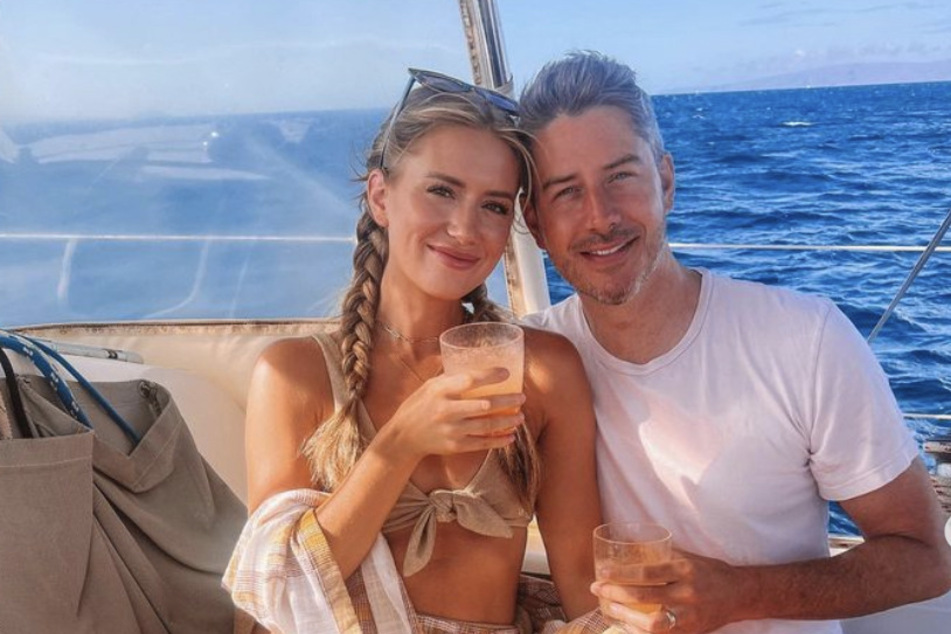 Arie Luyendyk Jr. (r) and Lauren Burnham found love on season 22 of The Bachelor.