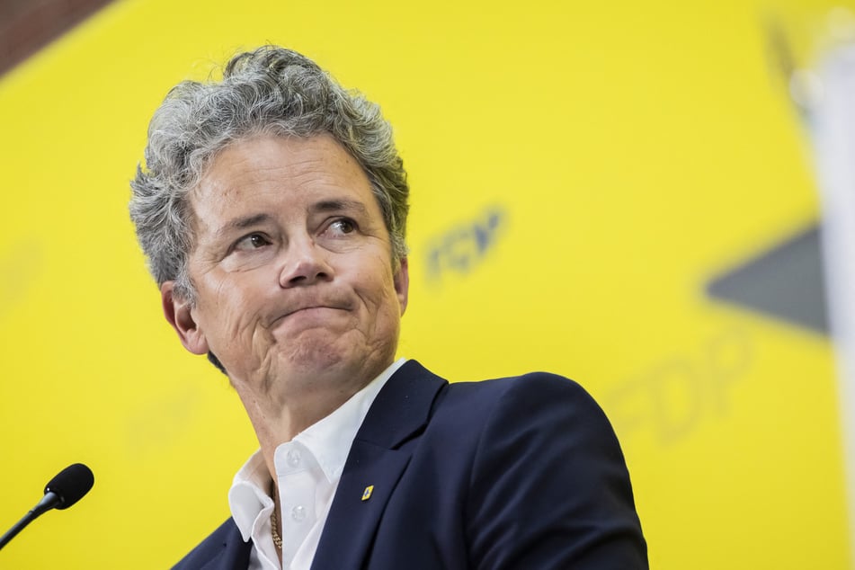 FDP-Landesvorsitzende Lydia Hüskens (62, FDP) kündigte an, bis zum nächsten Parteitag im Amt bleiben zu wollen.