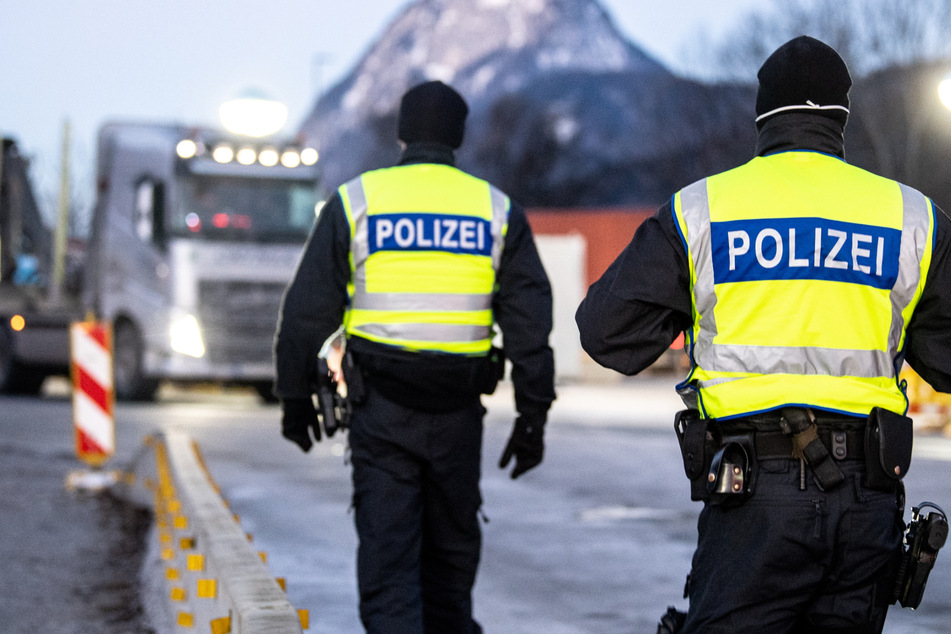 Auffällige Fahrweise: Drogendealer auf der A38 angehalten