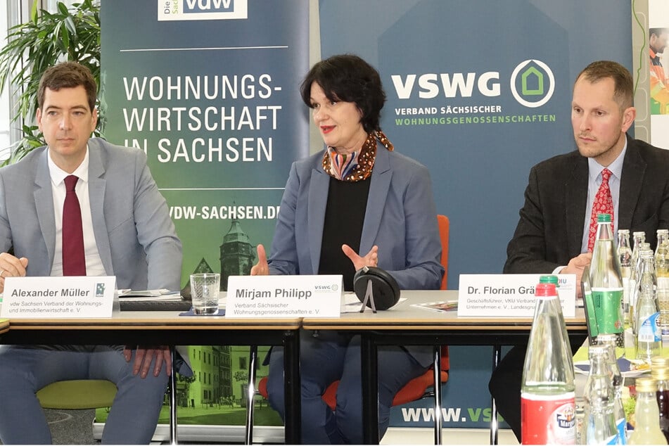 Wohnen muss bezahlbar bleiben: vdw-Direktor Alexander Müller, VSWG-Vorstand Mirjam Philipp und VKU-Landesgeschäftsführer Florian Gräßler (v.l.).