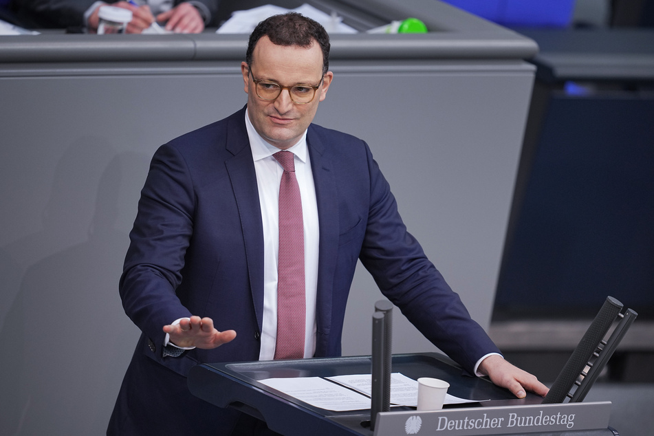 Jens Spahn (41, CDU) möchte über eine mögliche Laufzeitverlängerung von Atomkraftwerken in Deutschland sprechen.