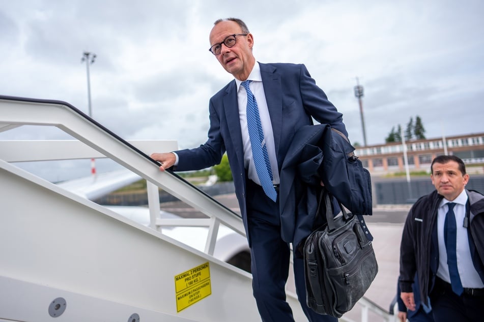 Kanzler Friedrich Merz (69, CDU) hält an der umstrittenen Praxis der Zurückweisung Asylsuchender an der Grenze fest.