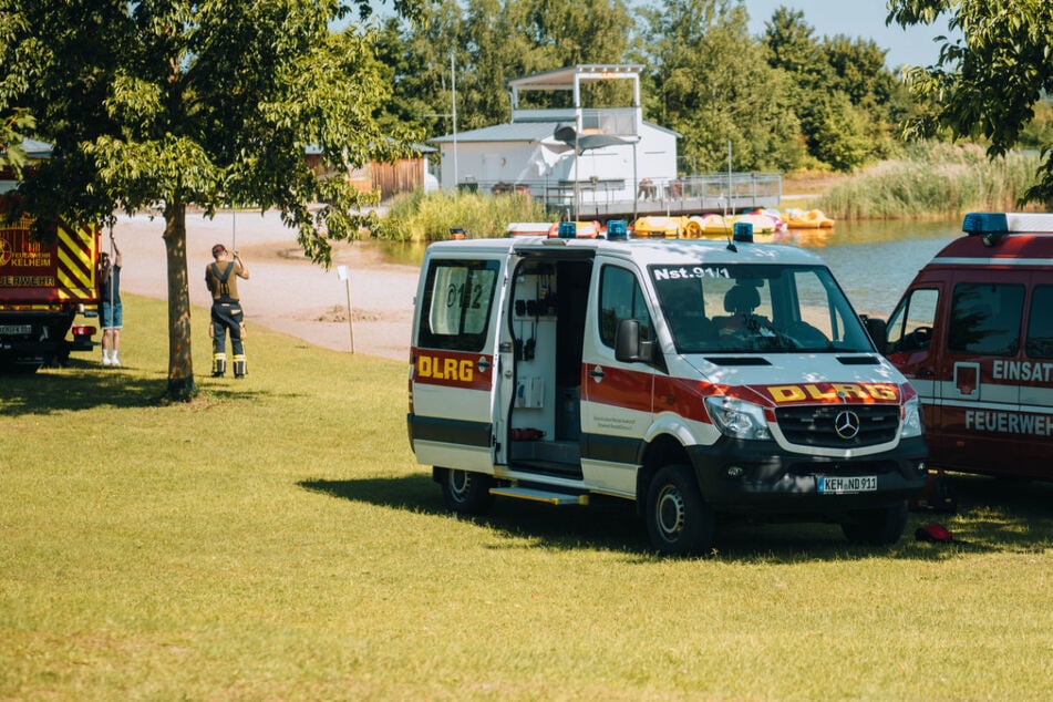 Seit dem Donnerstag sind mehr als hundert Einsatzkräfte vor Ort und suchen nach dem 27 Jahre alten Mann.