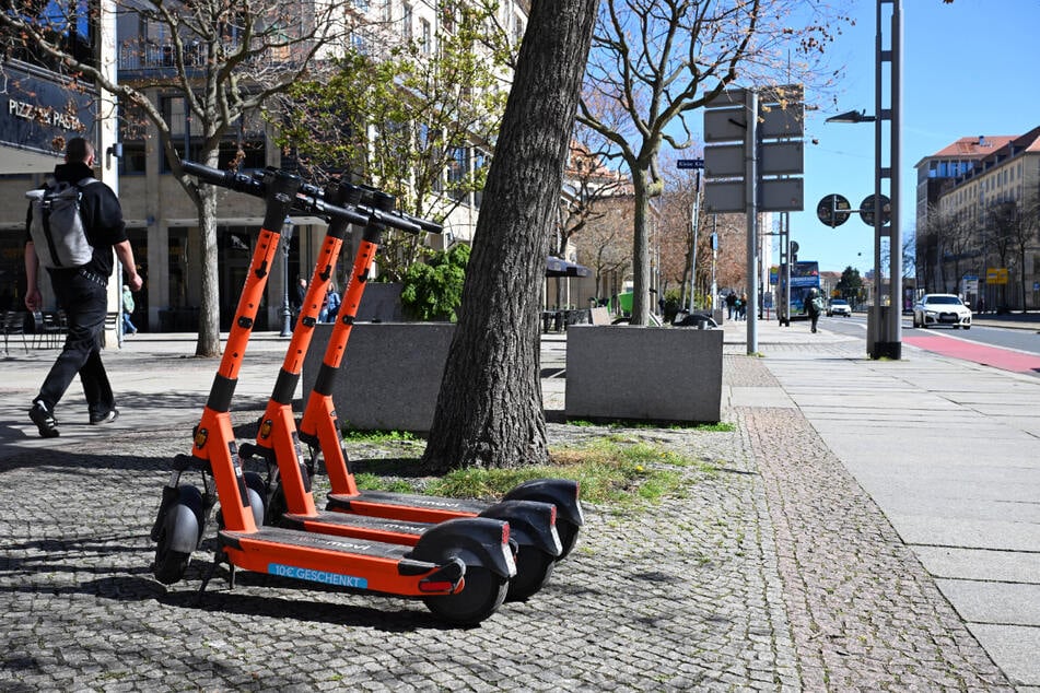 Seit 2019 prägen E-Roller das Dresdner Stadtbild.