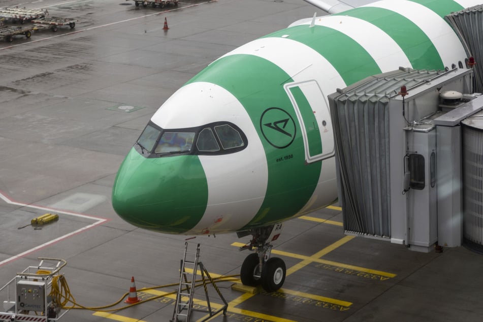 Eigentlich hätte der Airbus A330neo bereits am Mittwoch in Frankfurt landen sollen. (Symbolfoto)