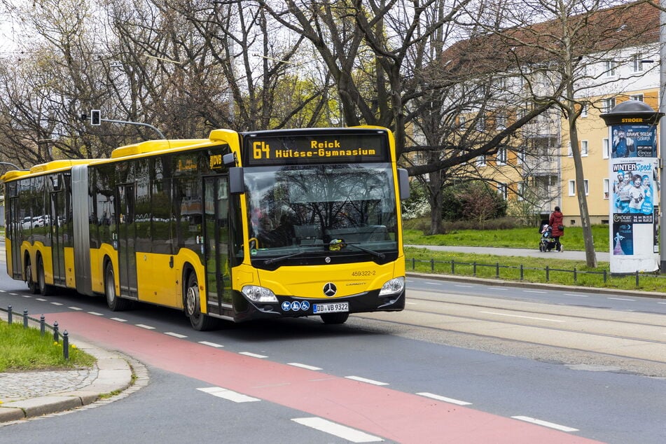 Der Bus musste schnell abgebremst werden. (Symbolfoto)