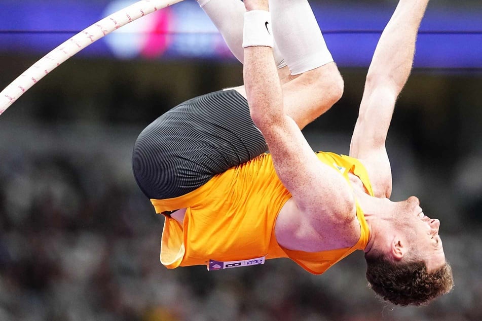 Schienbeinbruch und Bänder durch! Deutscher Leichtathlet teilt heftige Diagnose