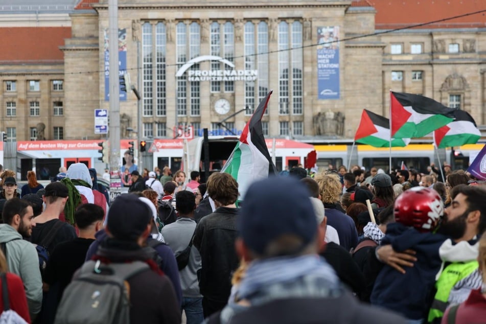 Die Demonstration startete am Leipziger Hauptbahnhof.
