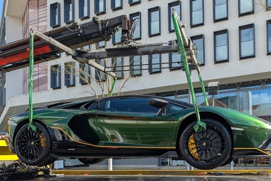Der Lamborghini Aventador Ultimae mit 780 PS hat gerade mal 98 Kilometer runter.