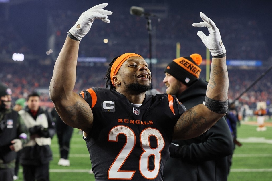 Former Sooner and current Bengals running back, Joe Mixon supports Coach Gundy amid the harmful accident that took place during a team event.
