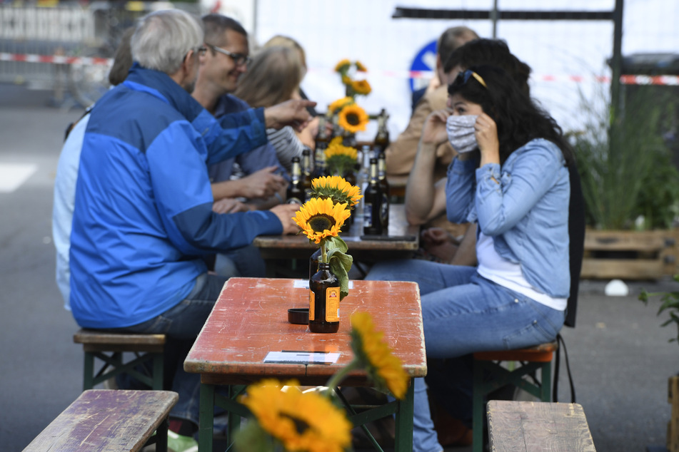 NRW-Kommunen planen u.a. Pop-up-Biergärten, um die Gastronomie während der Corona-Pandemie im Winter zu fördern.