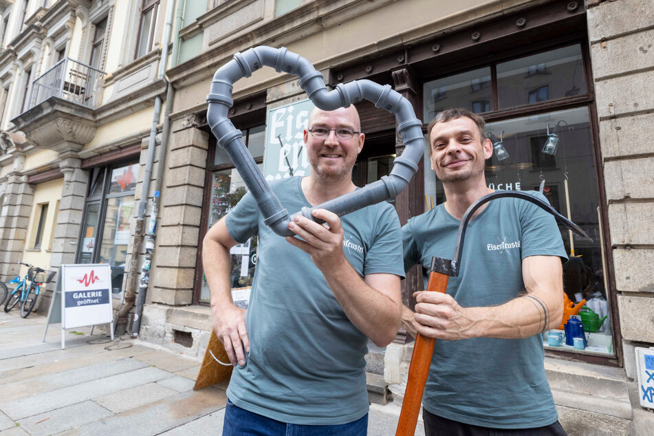 Unternehmer mit Herzblut: "Eisenfeustel"-Inhaber Thomas Haaß (45, l.) mit seinem Mitarbeiter Sebastian Veit (42).