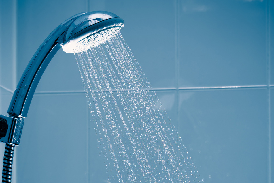 Wer warm duschen will, muss sich nun nach dem vom Vermieter vorgegebenen Zeitplan richten.