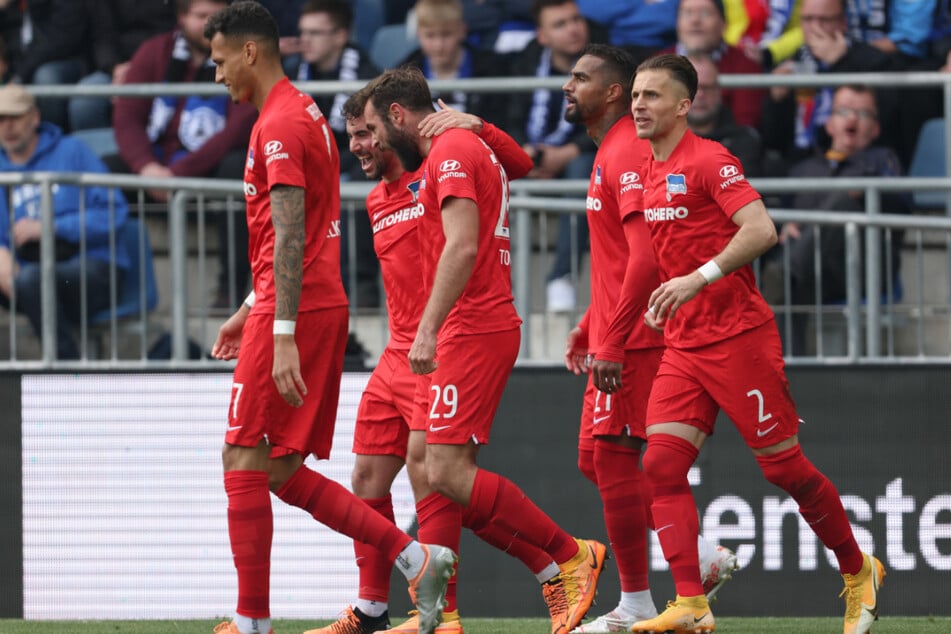 In Bielefeld gab Hertha BSC in letzter Minute den Sieg noch aus der Hand. Am Samstag können sie gegen Mainz den Klassenerhalt perfekt machen.