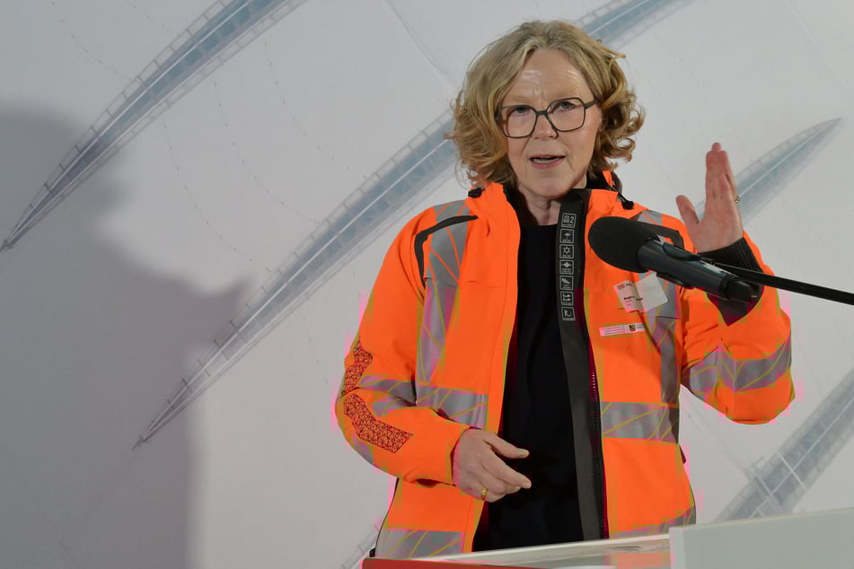 Sachsens Infrastruktur-Ministerin Regina Kraushaar (61, CDU) will in Berlin Druck machen.
