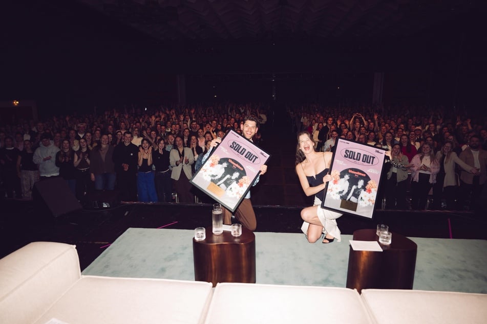 Köln, Stadthalle: Der erste Stop der diesjährigen Live-Tour des "Zwei Dreissiger"-Podcast.